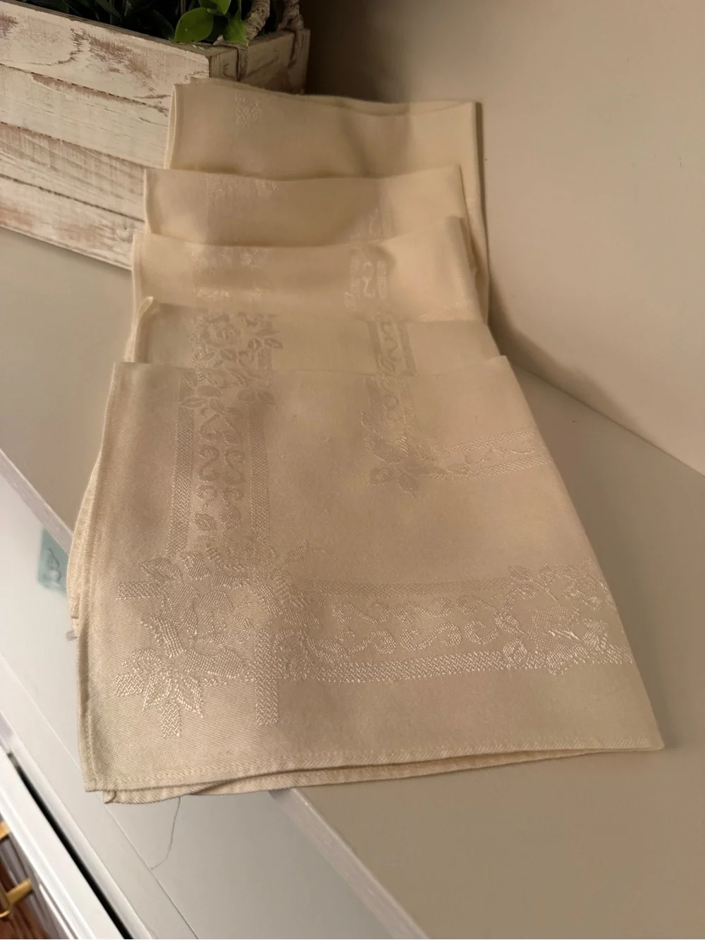 Vintage Ivory Damask Cloth Napkins Floral Scroll Set of 5   14”